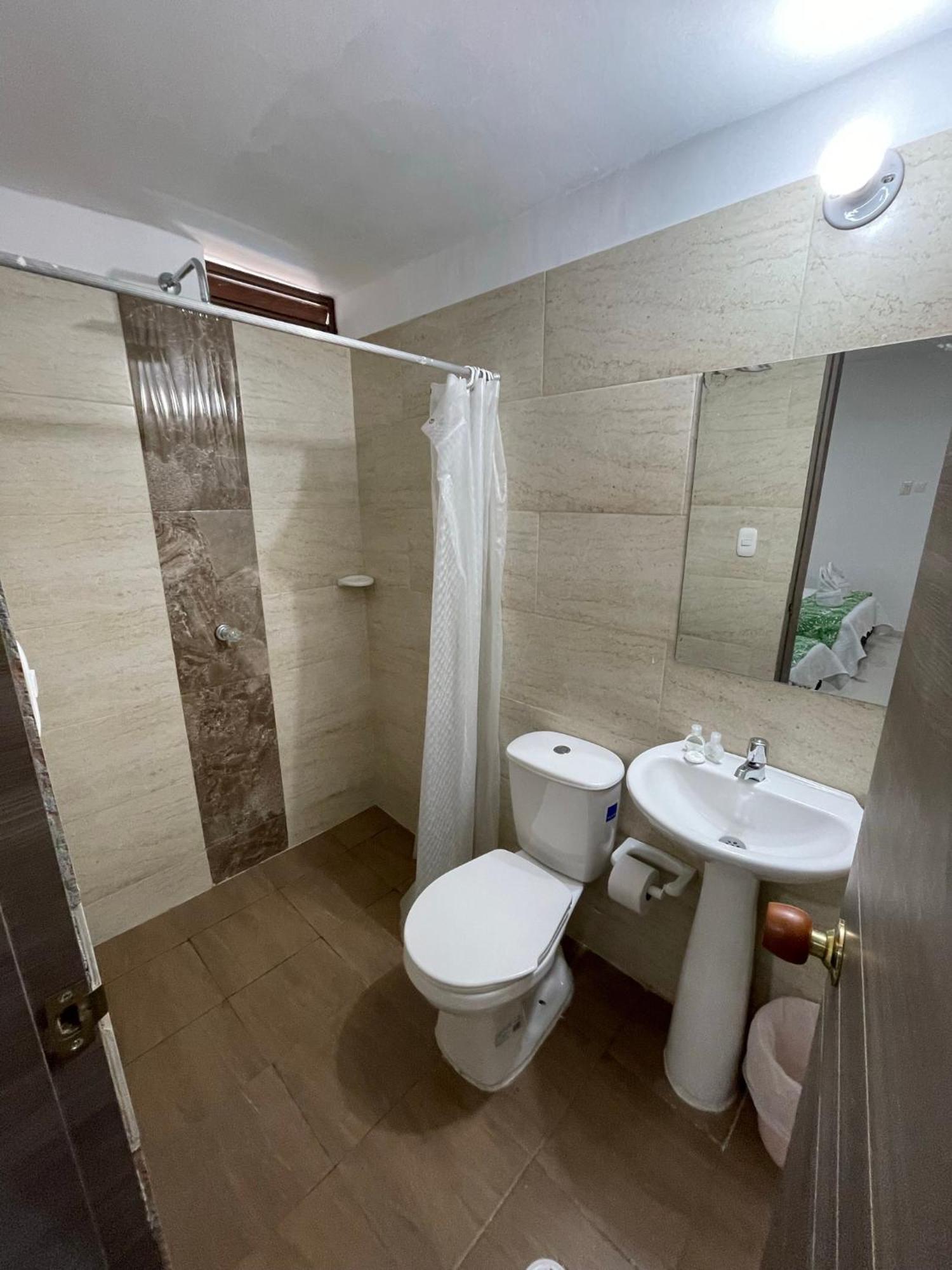 Hotel Maratea Melgar Buitenkant foto